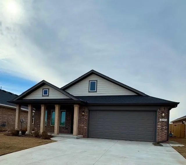 Photo 2 — 317 Pleasant View, Harrah, OK 73045