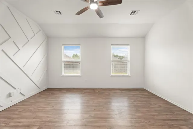 Photo 4 — 9216 NW 71st Street, Yukon, OK 73099