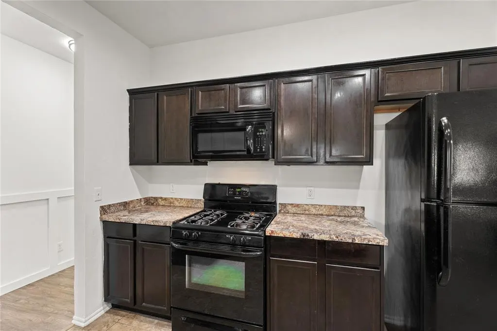 Photo 9 — 9216 NW 71st Street, Yukon, OK 73099