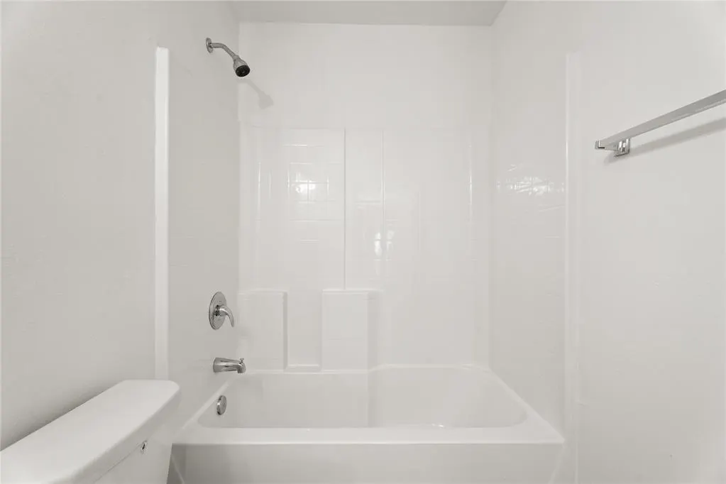 Photo 16 — 9216 NW 71st Street, Yukon, OK 73099