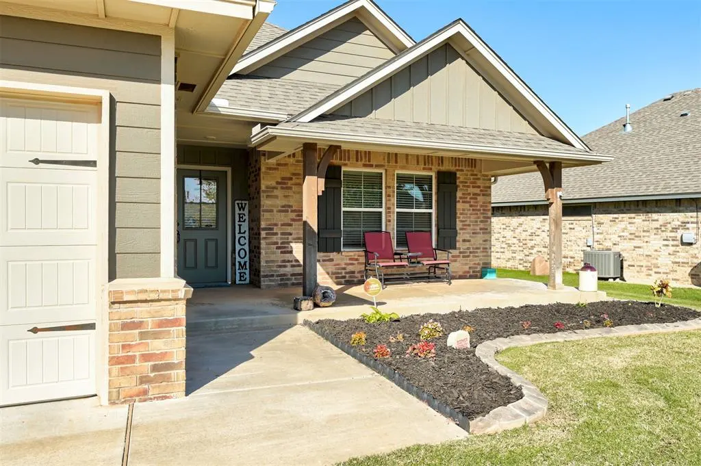 Photo 3 — 14213 Kamber Drive, Yukon, OK 73099