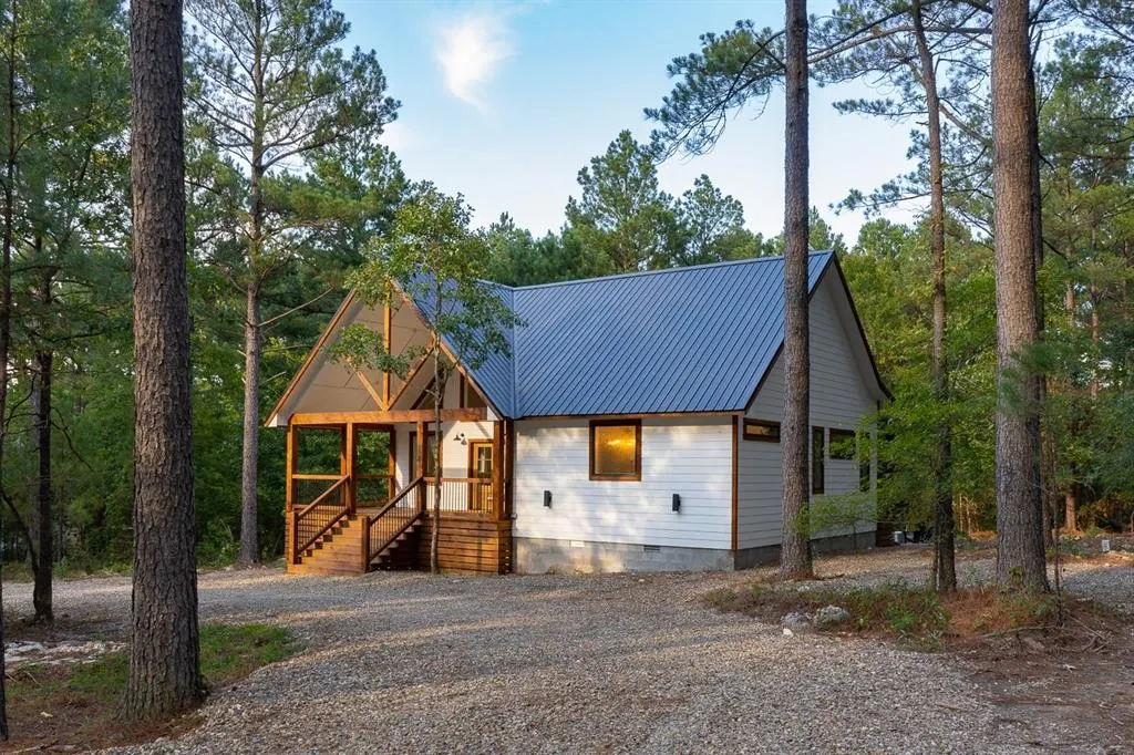 Front exterior — 76 Sweetwater Lane, Broken Bow, OK 74728