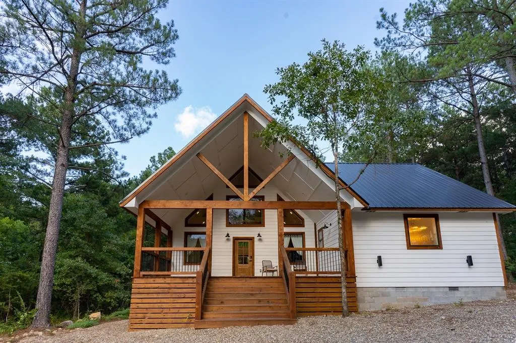 Photo 2 — 76 Sweetwater Lane, Broken Bow, OK 74728