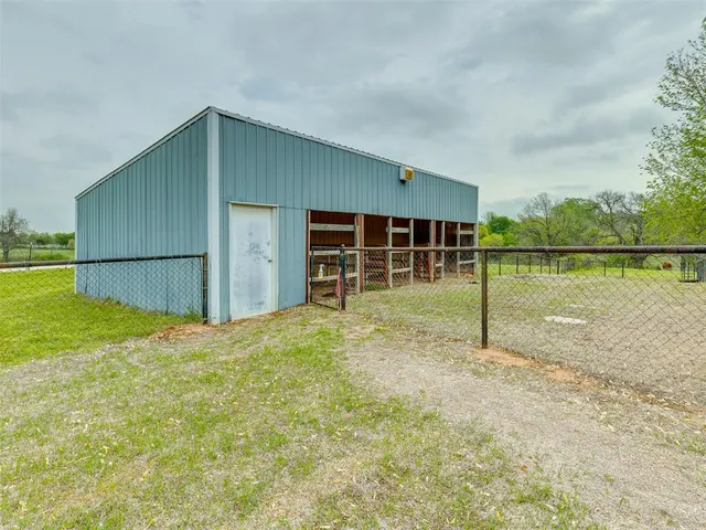Photo 4 — 4418 S May Avenue, Newcastle, OK 73065