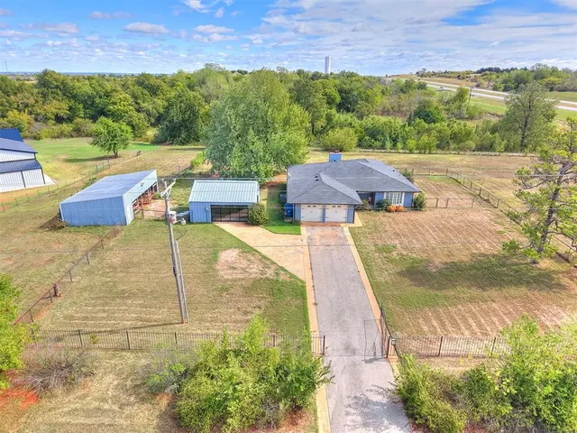 Photo 5 — 4418 S May Avenue, Newcastle, OK 73065