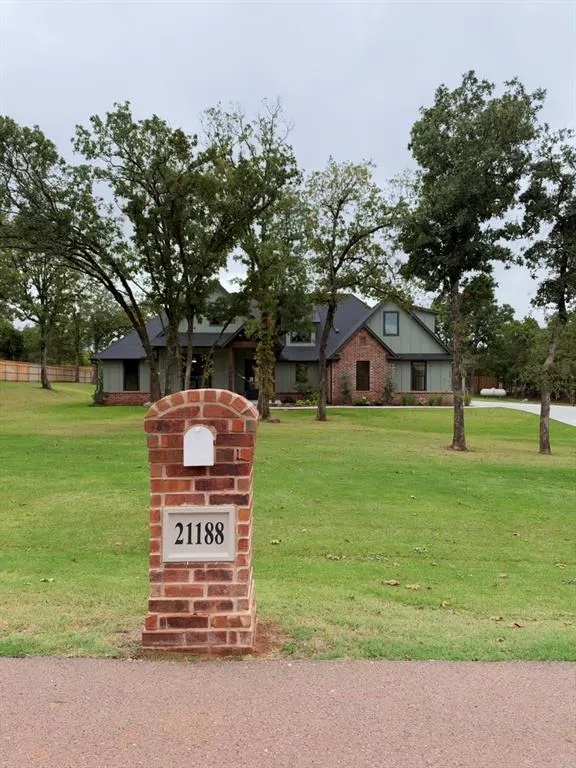 Front exterior — 21188 Reserve Circle, Harrah, OK 73045