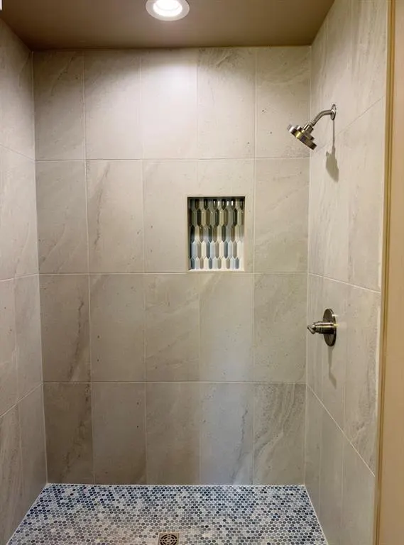 Photo 16 — 21188 Reserve Circle, Harrah, OK 73045