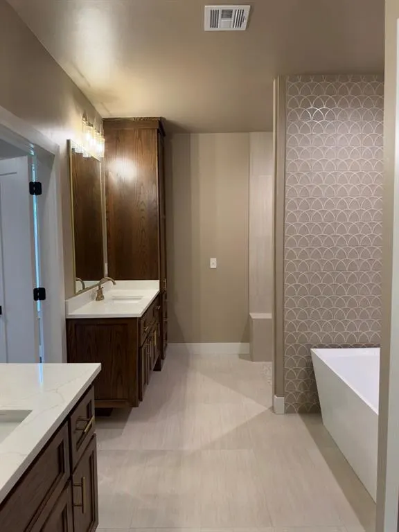 Photo 24 — 21188 Reserve Circle, Harrah, OK 73045