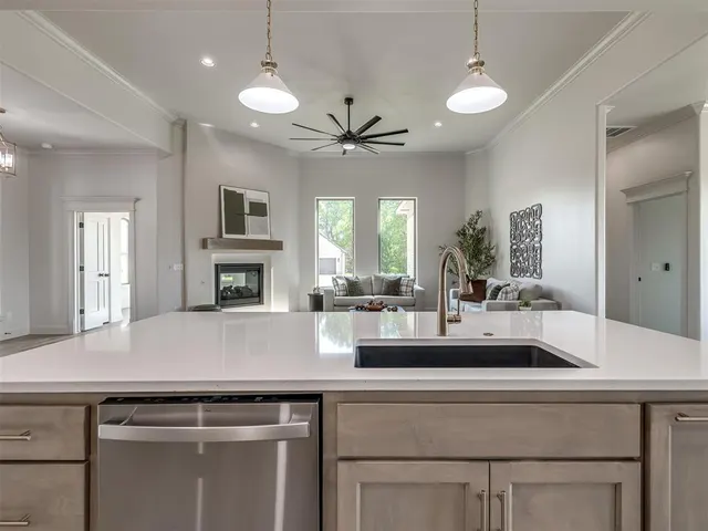 Photo 4 — 2114 W Cole Drive, Mustang, OK 73064