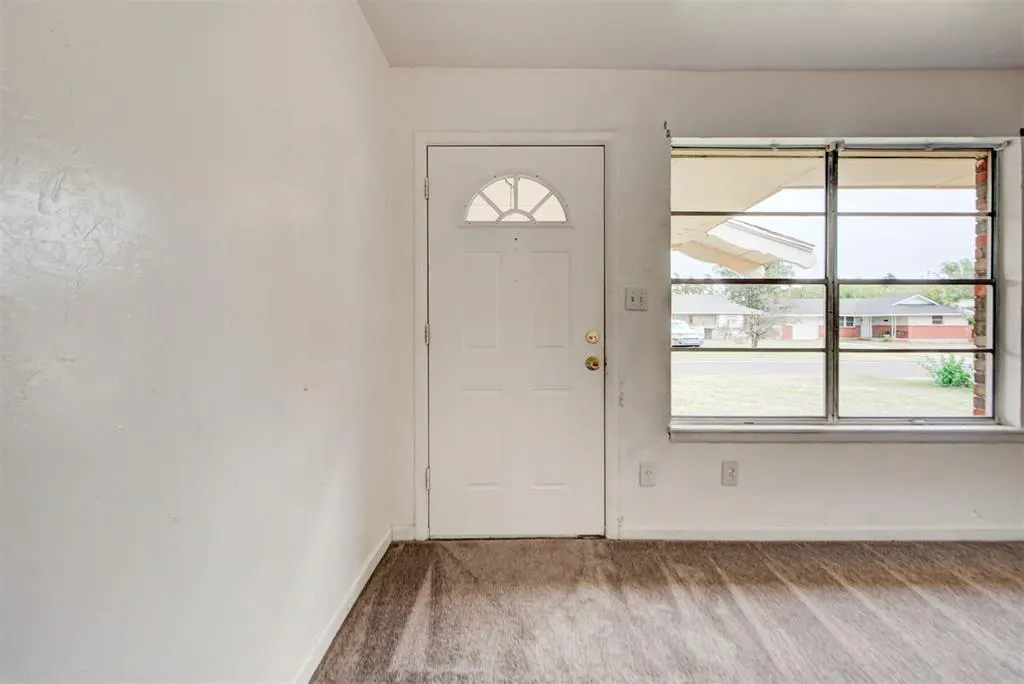 Photo 3 — 744 NW 1st Street, Moore, OK 73160