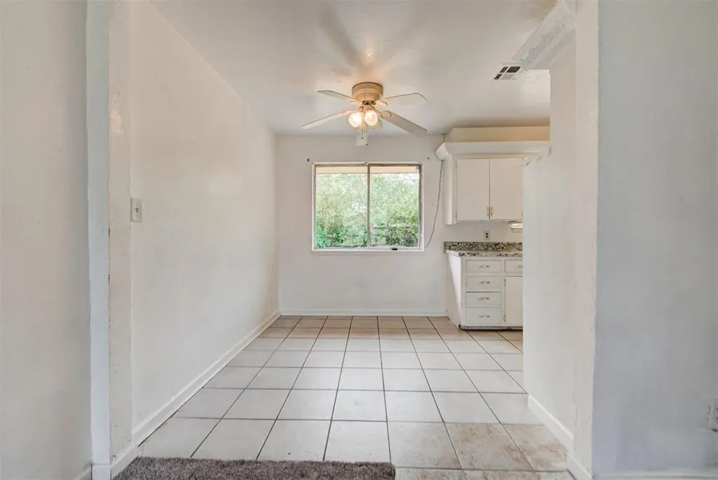 Photo 7 — 744 NW 1st Street, Moore, OK 73160