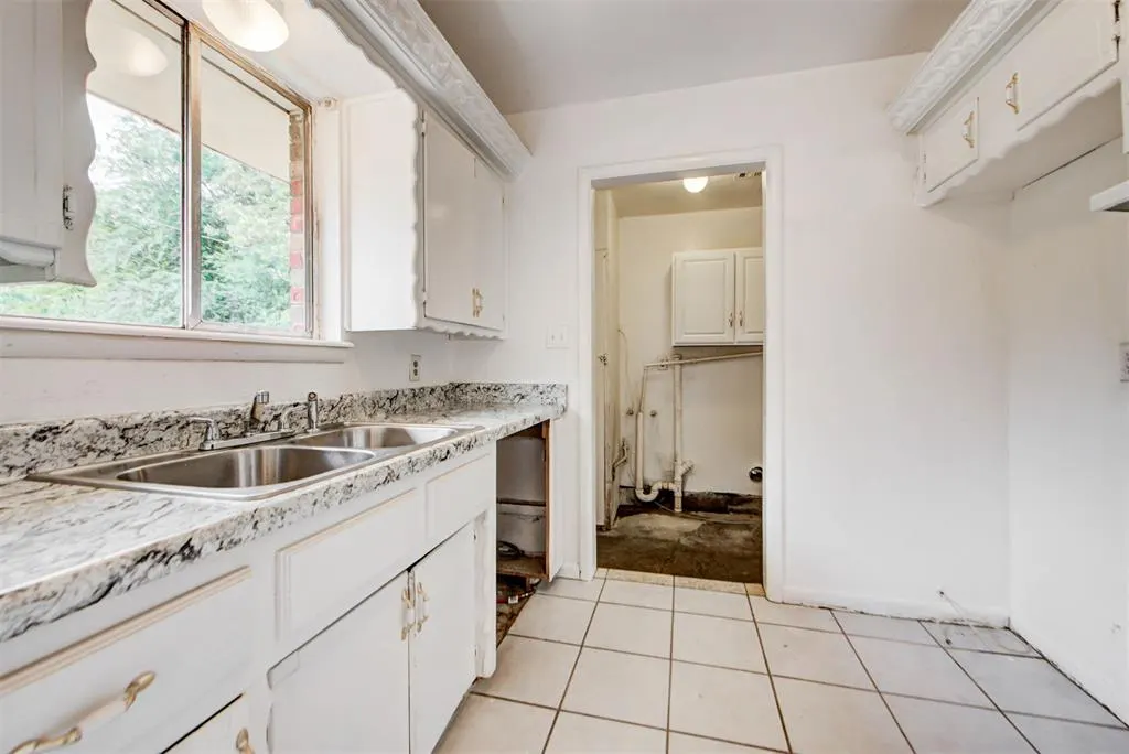 Photo 13 — 744 NW 1st Street, Moore, OK 73160