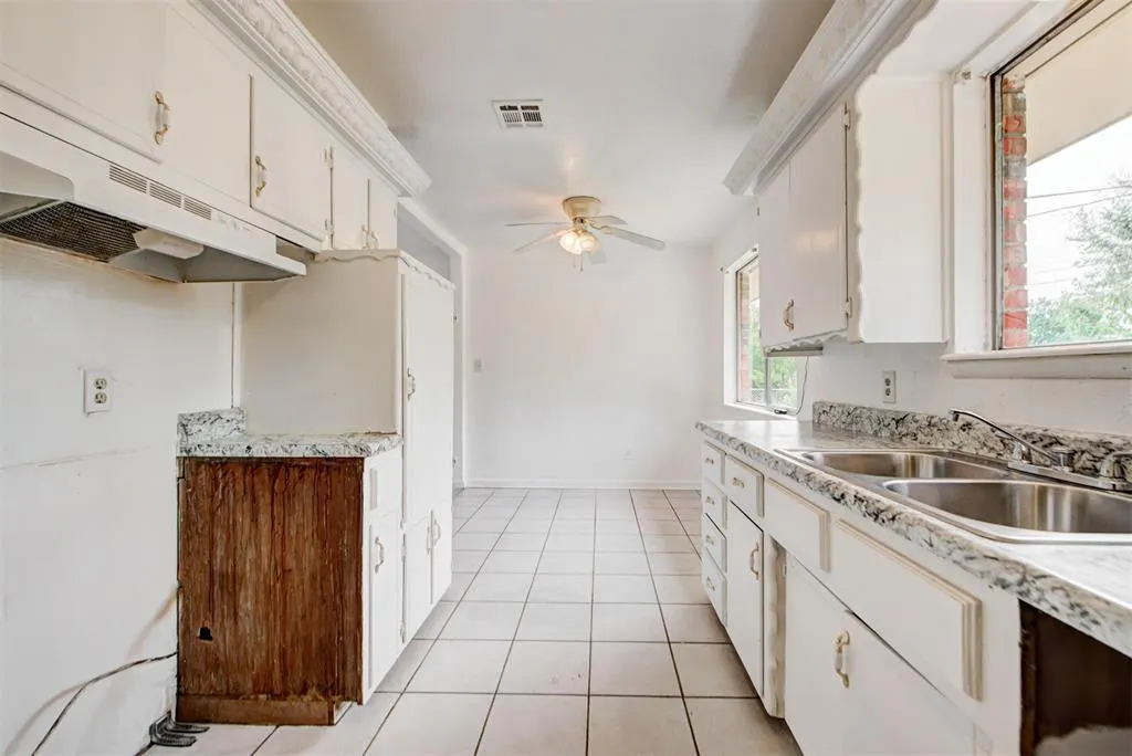 Photo 15 — 744 NW 1st Street, Moore, OK 73160