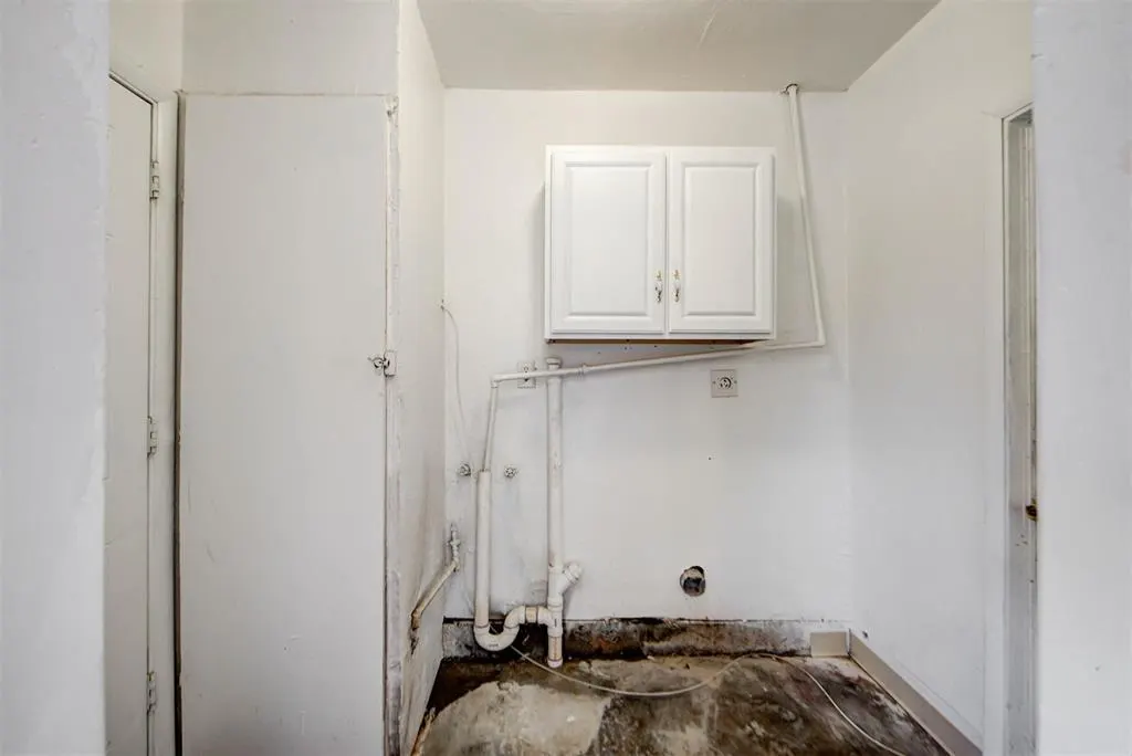 Photo 16 — 744 NW 1st Street, Moore, OK 73160