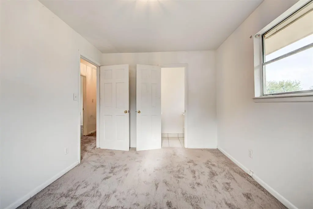 Photo 21 — 744 NW 1st Street, Moore, OK 73160