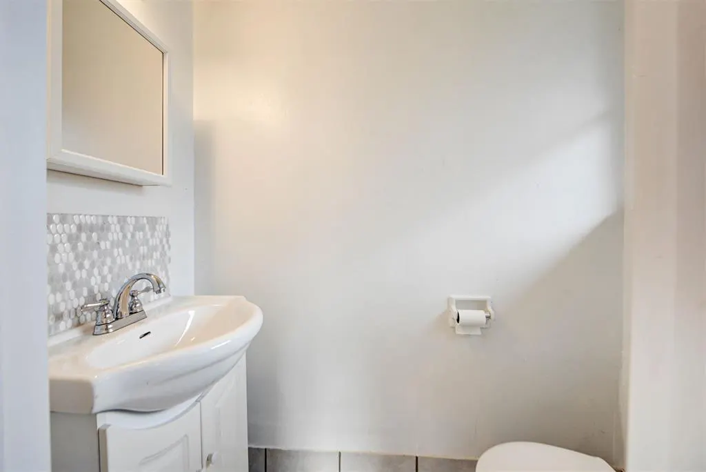 Photo 22 — 744 NW 1st Street, Moore, OK 73160