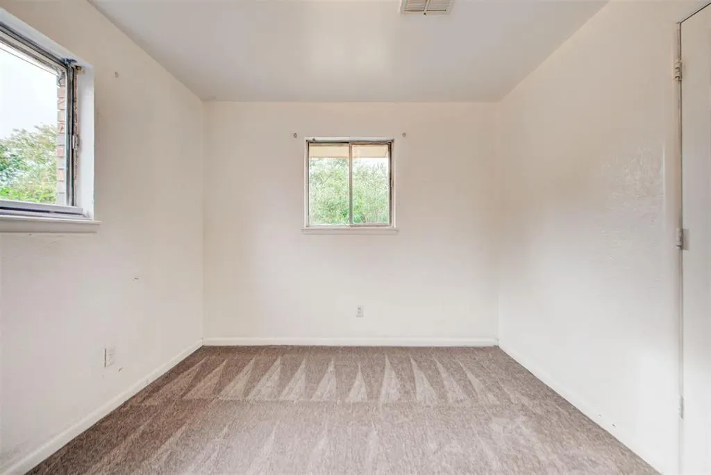 Photo 23 — 744 NW 1st Street, Moore, OK 73160
