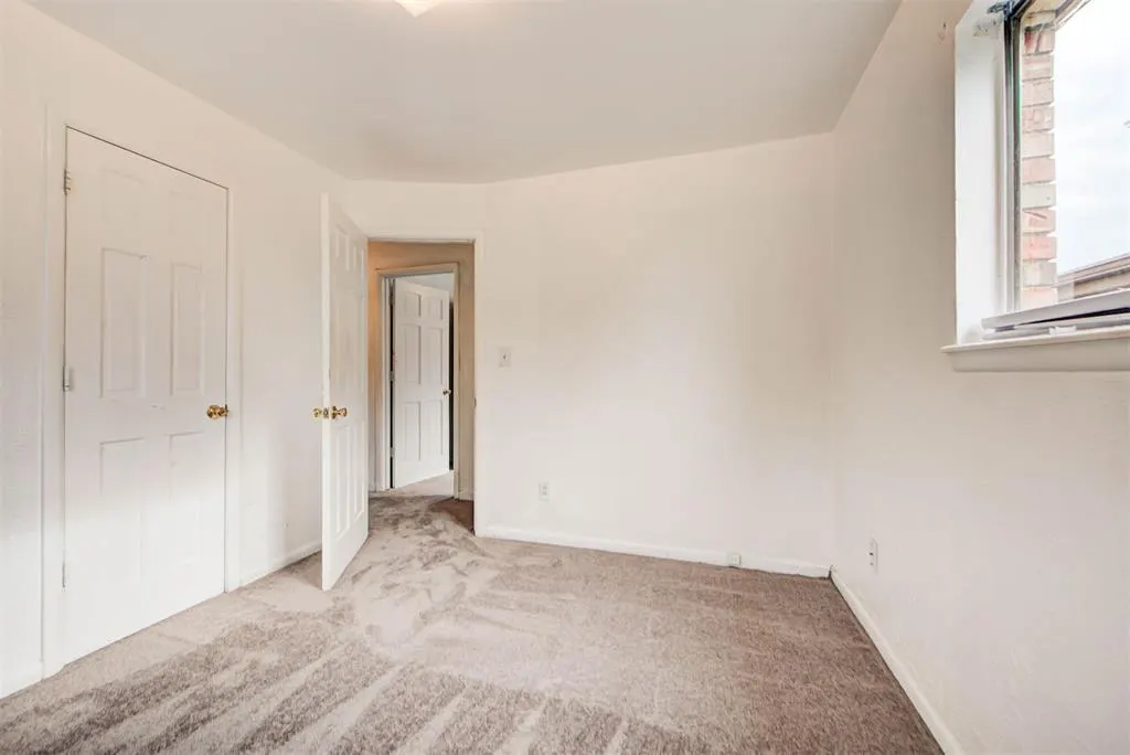 Photo 24 — 744 NW 1st Street, Moore, OK 73160