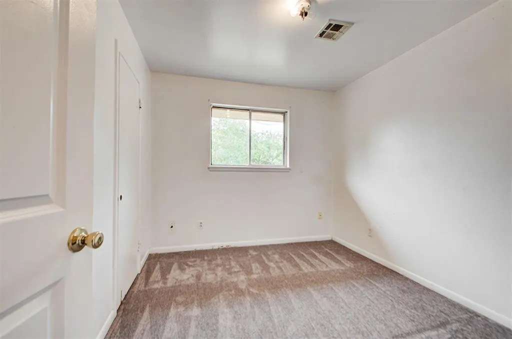 Photo 25 — 744 NW 1st Street, Moore, OK 73160