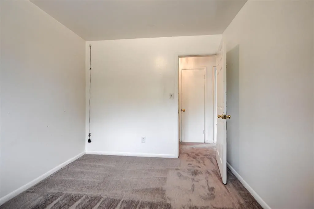 Photo 26 — 744 NW 1st Street, Moore, OK 73160