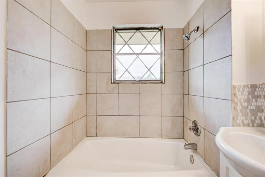 Photo 28 — 744 NW 1st Street, Moore, OK 73160