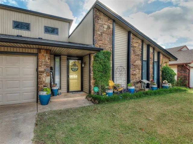 Photo 3 — 748 Westglen Drive, Yukon, OK 73099