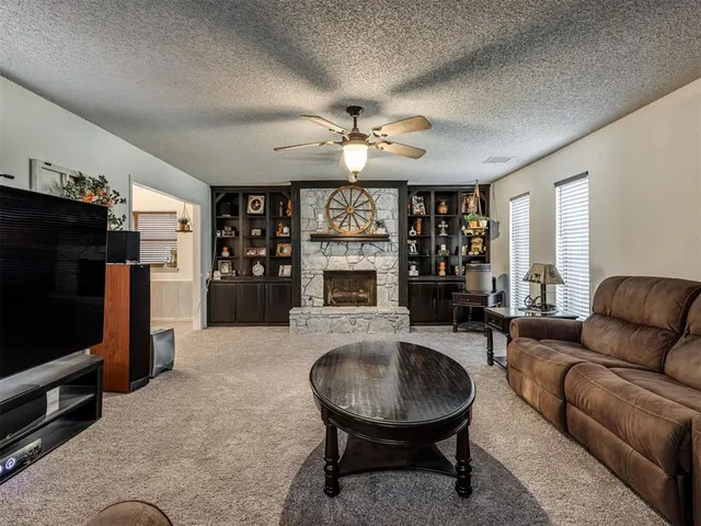Photo 8 — 748 Westglen Drive, Yukon, OK 73099