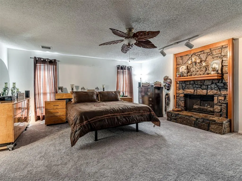 Photo 15 — 748 Westglen Drive, Yukon, OK 73099
