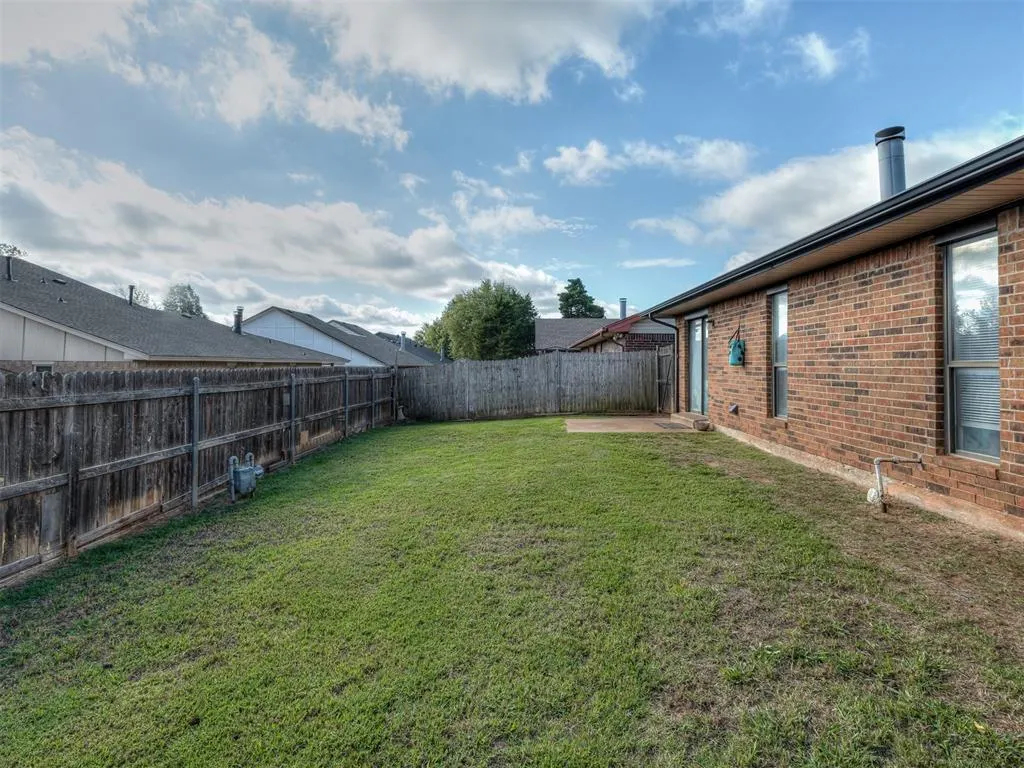 Photo 31 — 748 Westglen Drive, Yukon, OK 73099