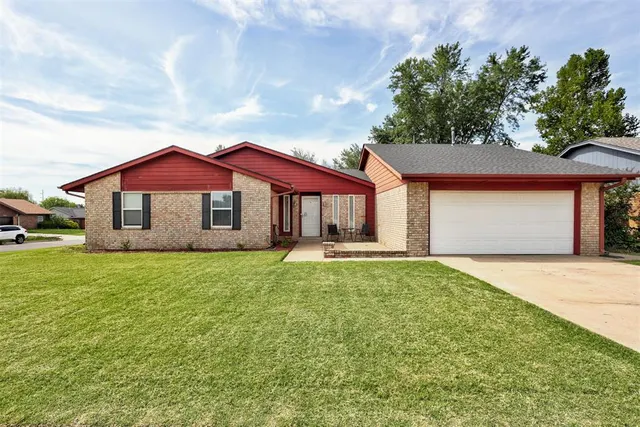 Photo 2 — 2134 Jazzman Drive, Norman, OK 73071