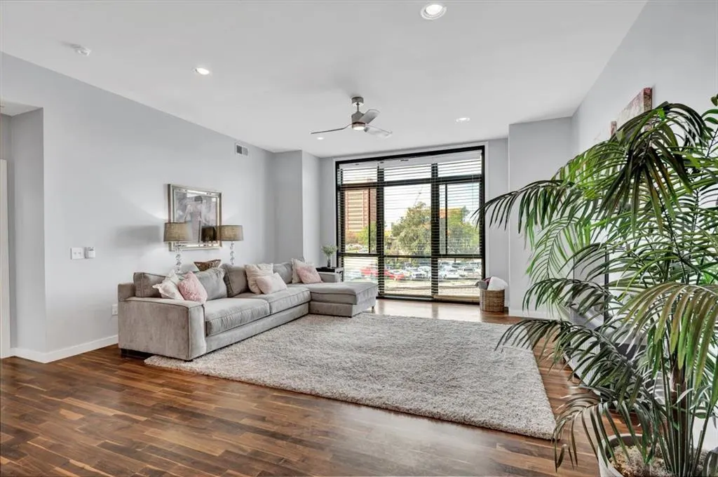 Photo 2 — 401 E Boyd 302, Norman, OK 73069