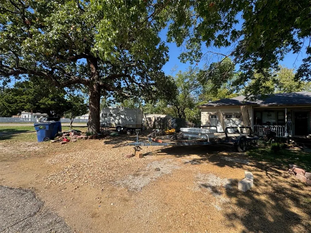 Photo 9 — 815 W Park Street, Tecumseh, OK 74873