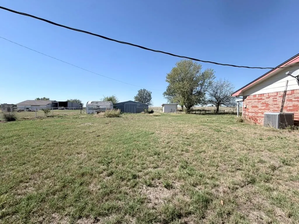 Photo 21 — 2501 Manor Road, Yukon, OK 73099