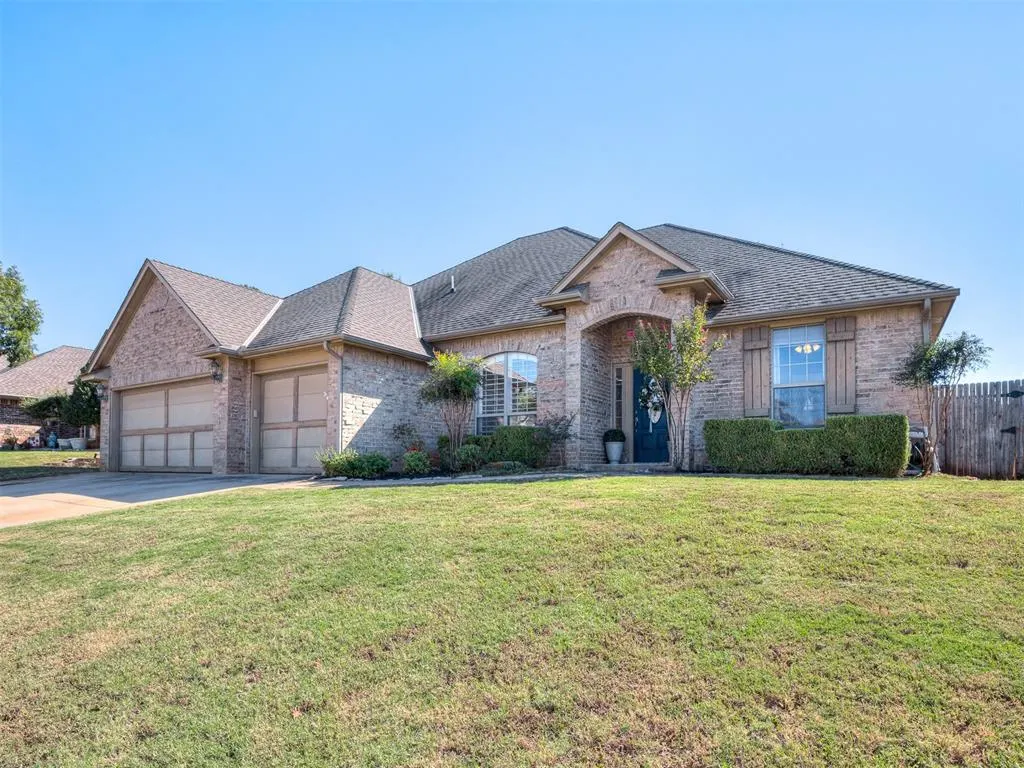 Front exterior — 1816 Apache Trail, Edmond, OK 73003