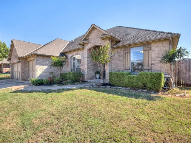 Photo 2 — 1816 Apache Trail, Edmond, OK 73003