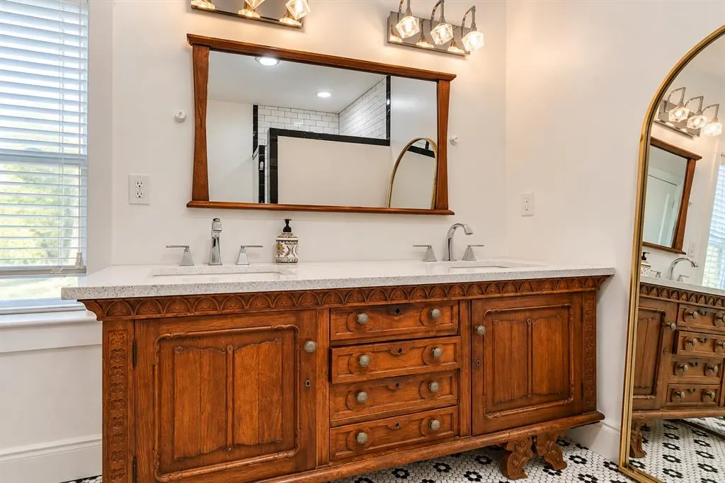 Photo 13 — 1719 NW 12th Street, Oklahoma City, OK 73106