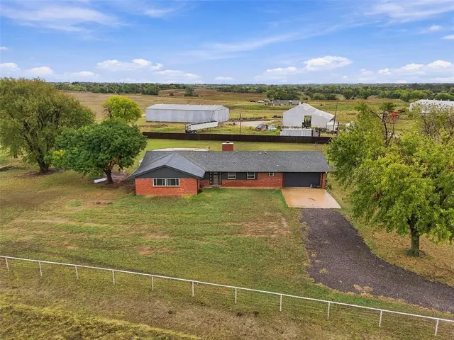 Photo 3 — 2457 Barrington, Blanchard, OK 73010