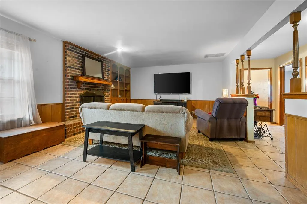 Photo 4 — 1816 N Lincoln Avenue, Moore, OK 73160