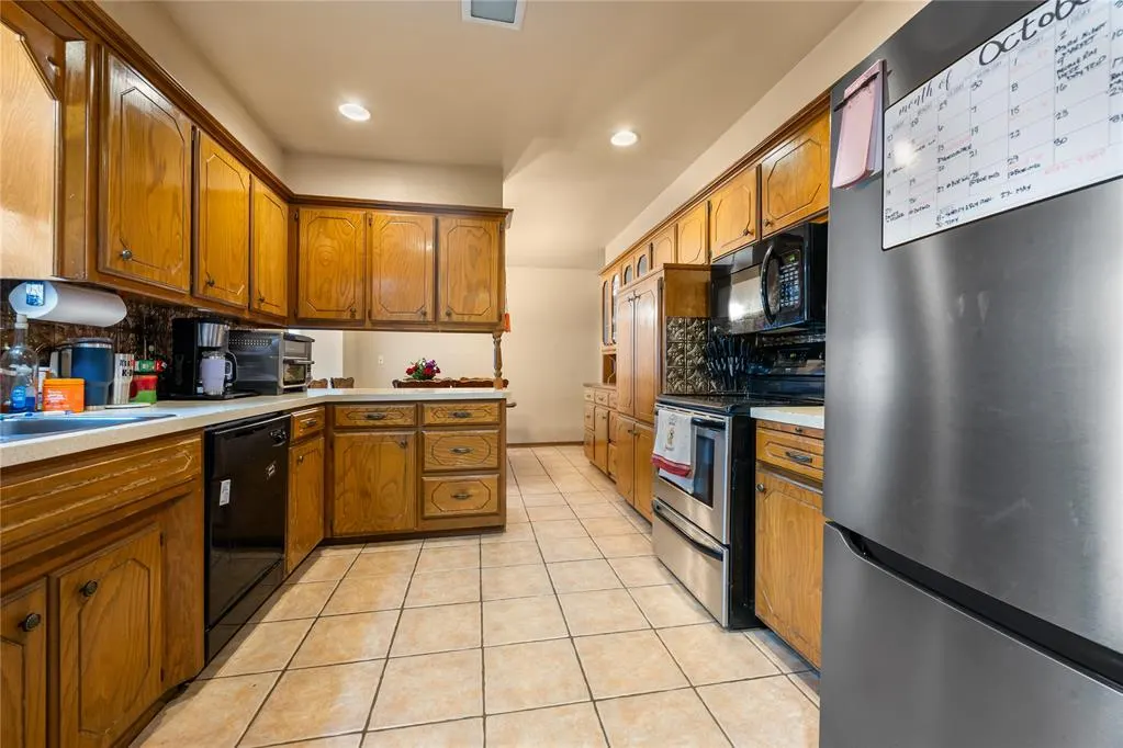 Photo 7 — 1816 N Lincoln Avenue, Moore, OK 73160
