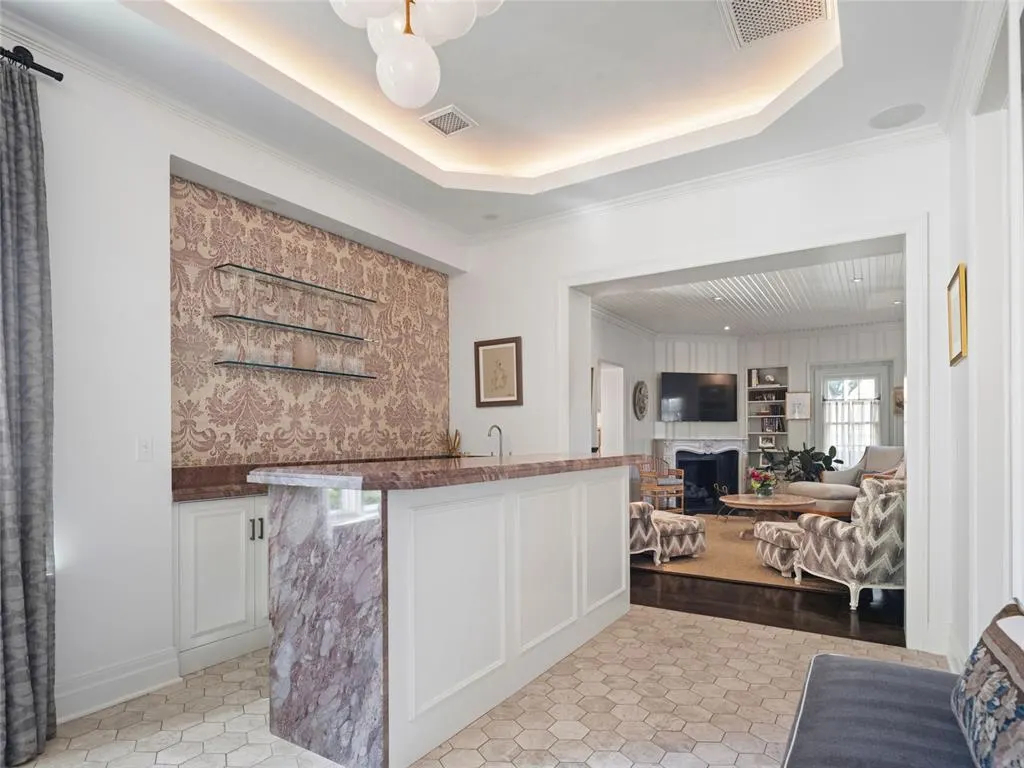 Photo 16 — 6803 Avondale Drive, Nichols Hills, OK 73116