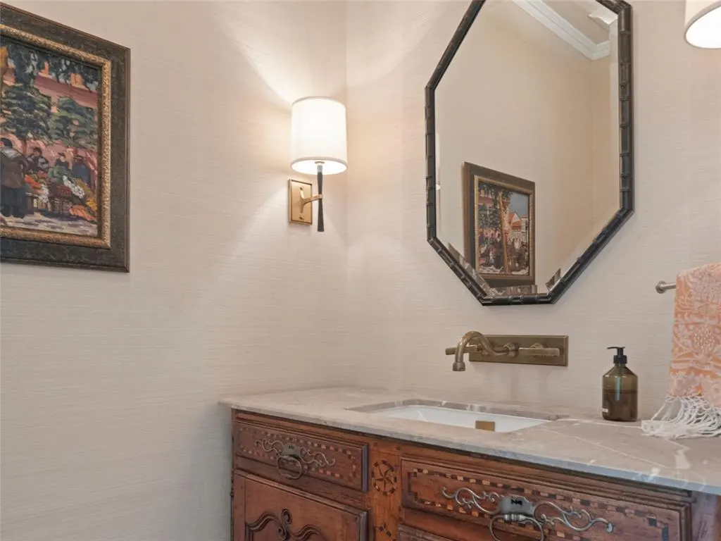 Photo 17 — 6803 Avondale Drive, Nichols Hills, OK 73116