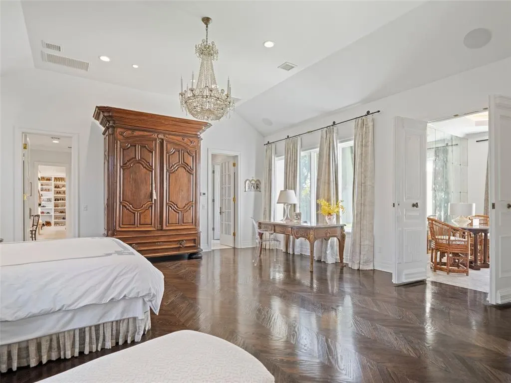 Photo 23 — 6803 Avondale Drive, Nichols Hills, OK 73116