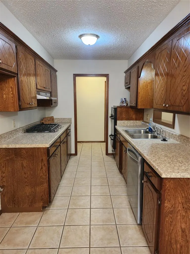 Photo 2 — 2605 N Donald Avenue, Oklahoma City, OK 73127