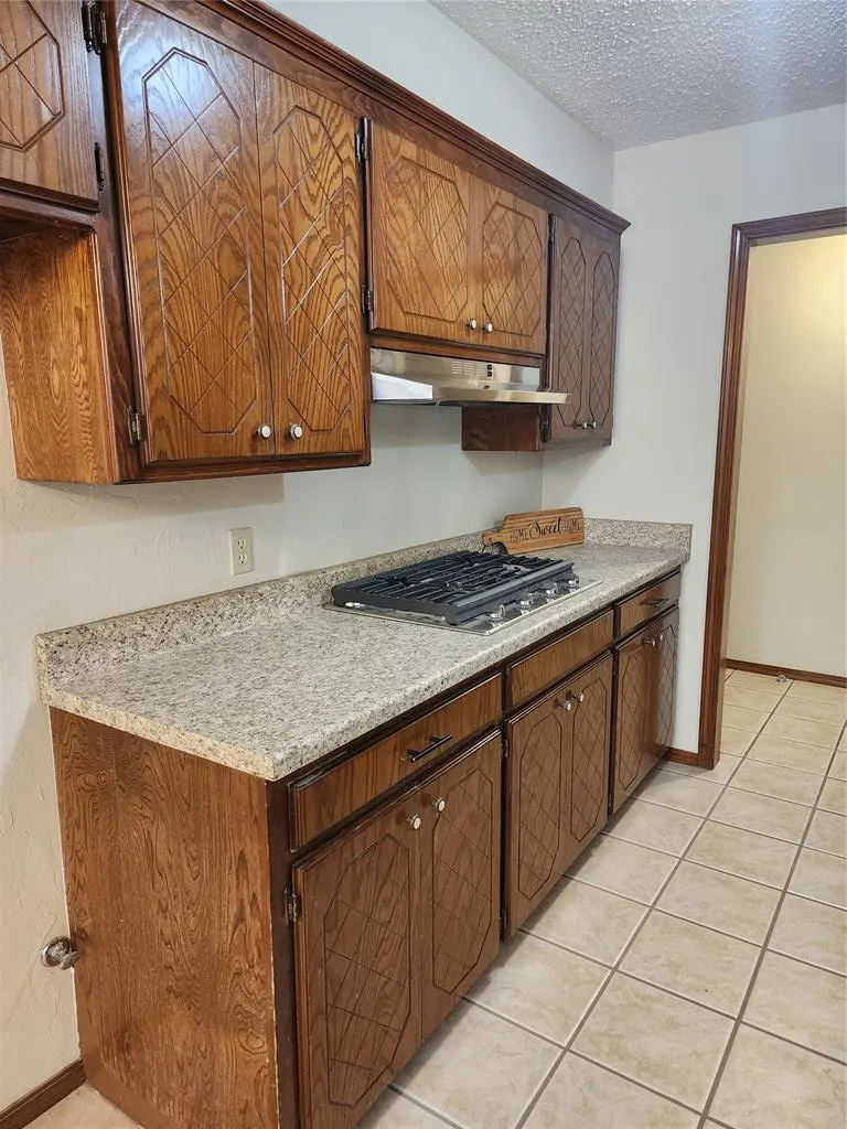 Photo 7 — 2605 N Donald Avenue, Oklahoma City, OK 73127