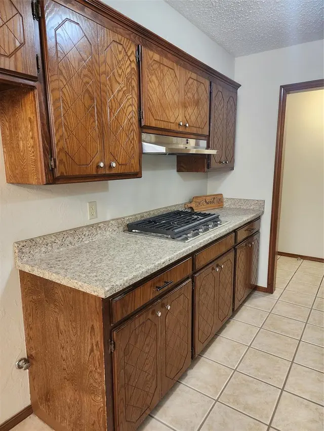 Photo 7 — 2605 N Donald Avenue, Oklahoma City, OK 73127