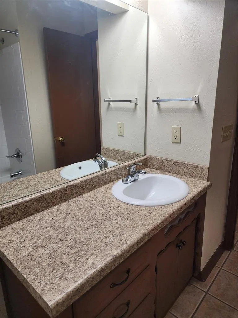 Photo 16 — 2605 N Donald Avenue, Oklahoma City, OK 73127