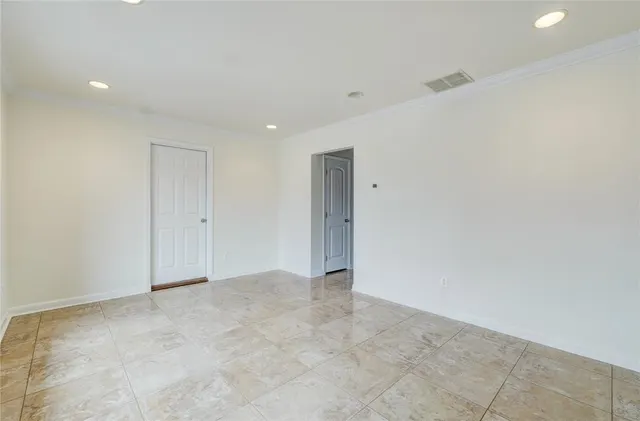 Photo 3 — 1501 Carlisle Court, Oklahoma City, OK 73120