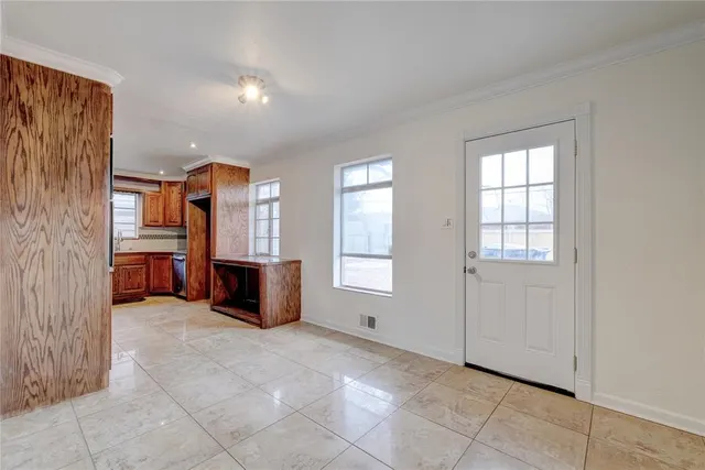 Photo 4 — 1501 Carlisle Court, Oklahoma City, OK 73120