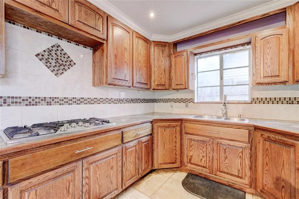 Photo 11 — 1501 Carlisle Court, Oklahoma City, OK 73120