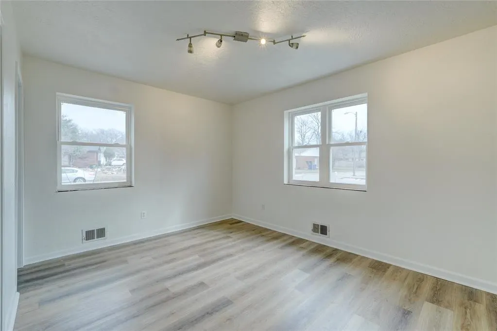 Photo 18 — 1501 Carlisle Court, Oklahoma City, OK 73120